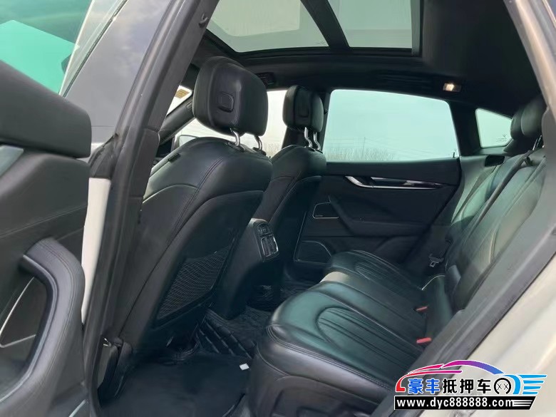 17年玛莎拉蒂莱万特轿车抵押车出售