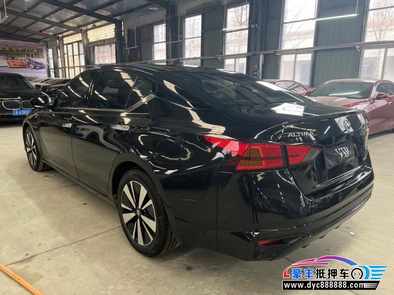 19年日产天籁轿车抵押车出售