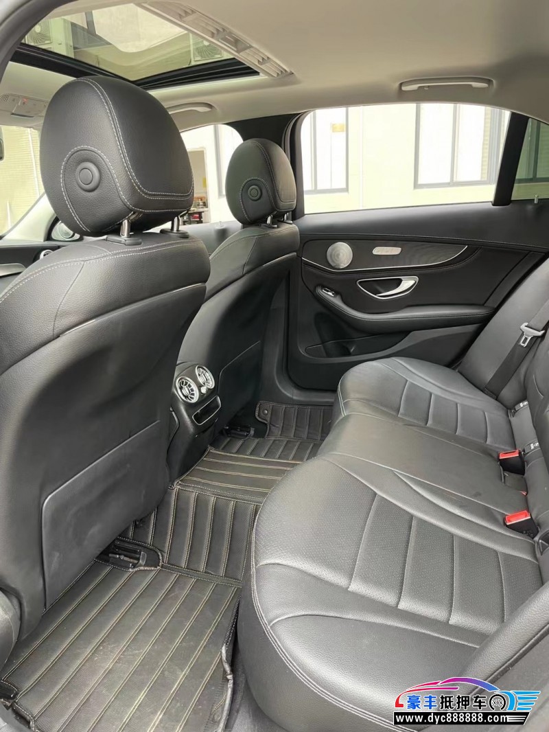 20年奔驰C轿车抵押车出售