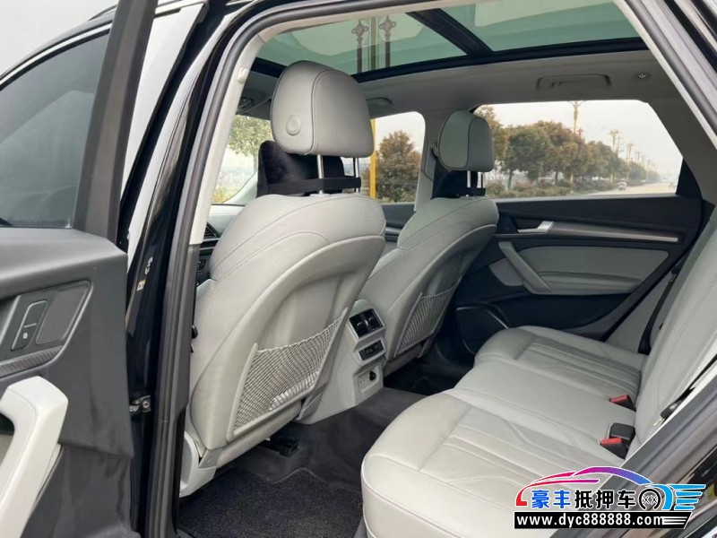 21年奥迪Q5轿车抵押车出售