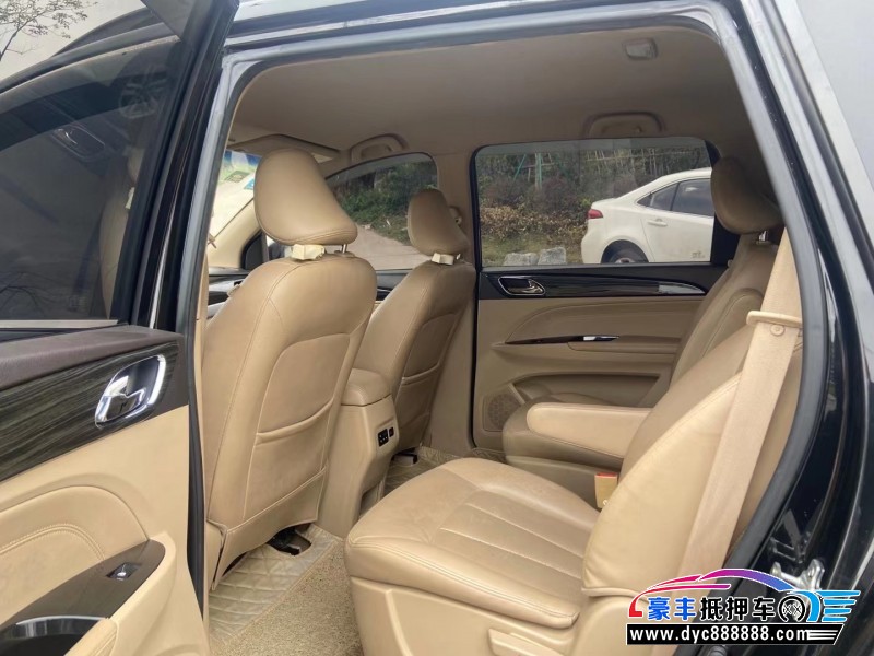 17年宝骏730轿车抵押车出售