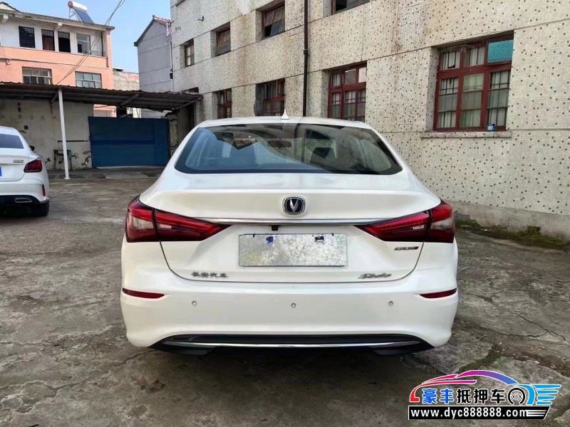 19年长安逸动轿车抵押车出售