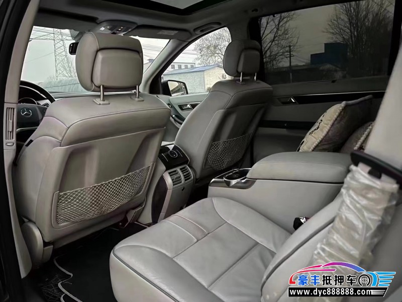 12年奔驰R级轿车抵押车出售