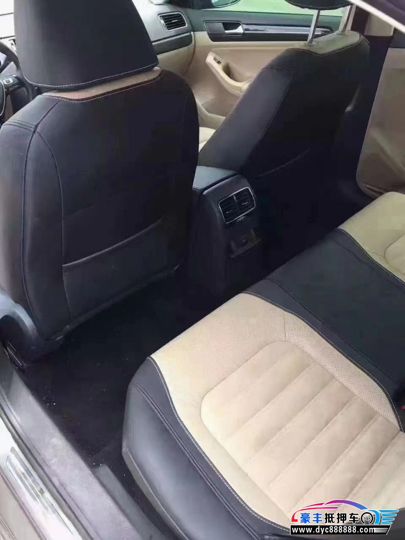 16年大众速腾轿车抵押车出售