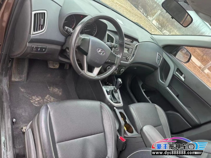 17年现代ix25轿车抵押车出售