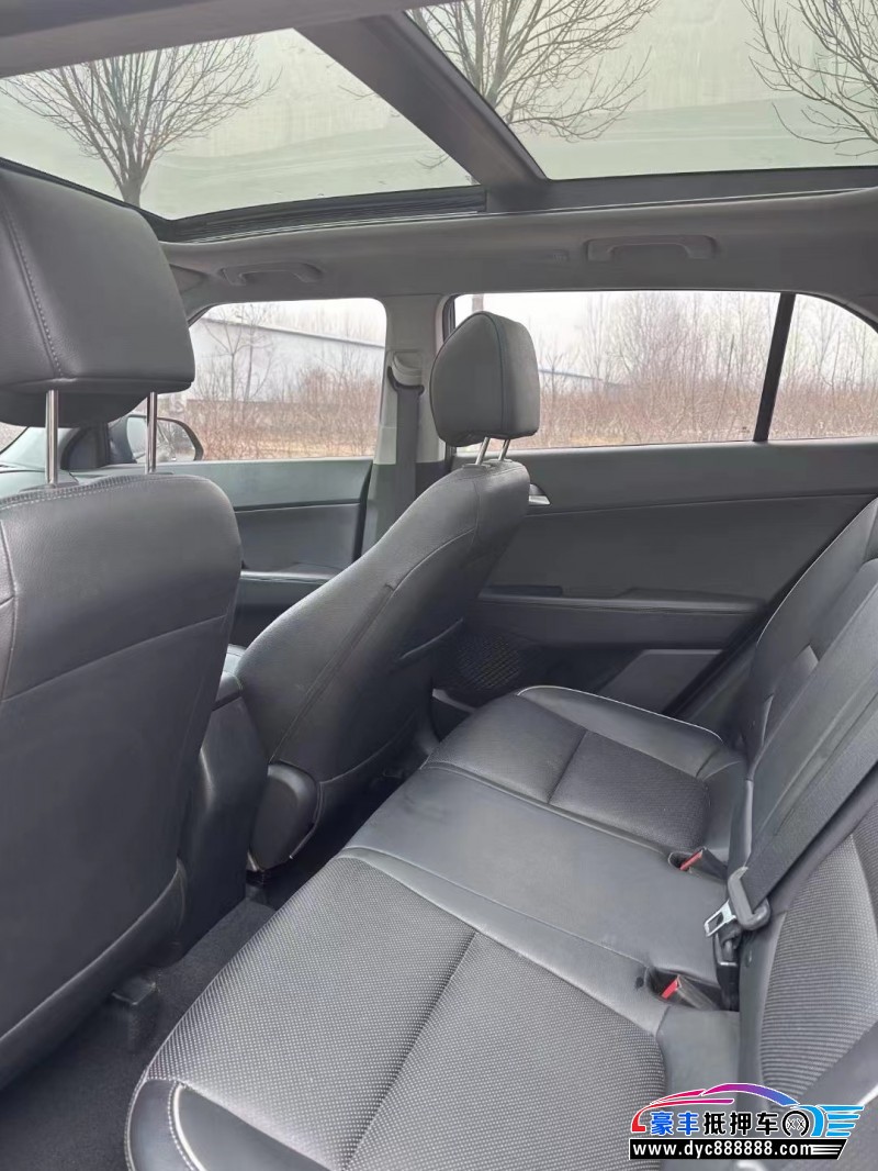 17年现代ix25轿车抵押车出售