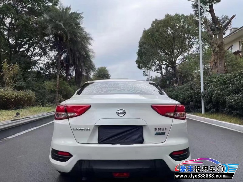 19年日产蓝鸟轿车抵押车出售