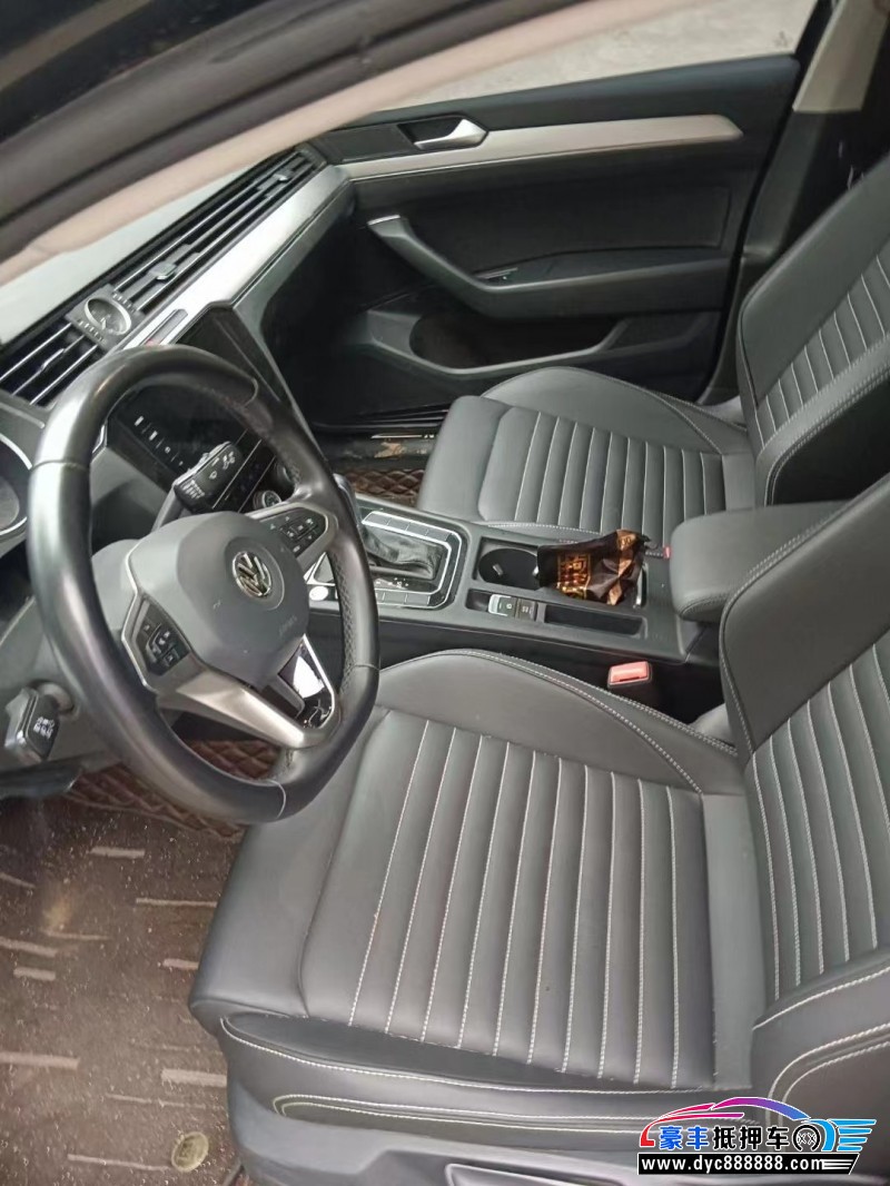 21年大众迈腾轿车抵押车出售