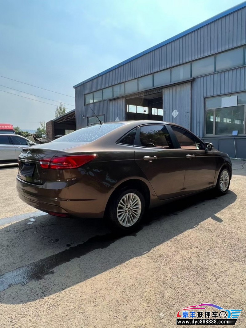 15年福特福睿斯轿车抵押车出售