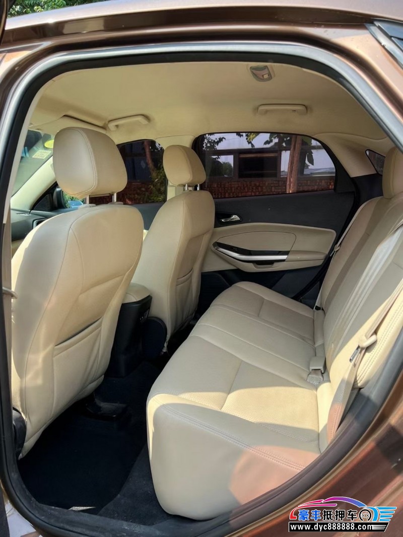 15年福特福睿斯轿车抵押车出售