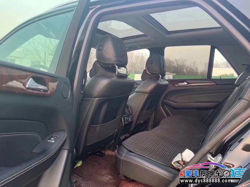 12年奔驰ML轿车抵押车出售