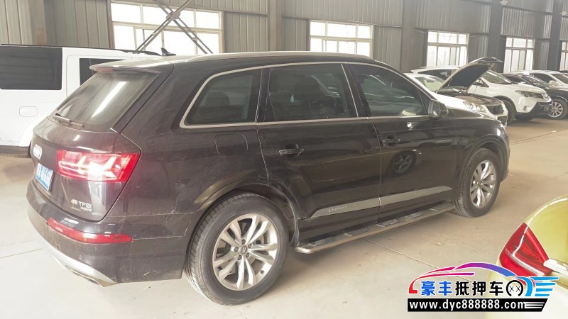 17年奥迪Q7轿车抵押车出售
