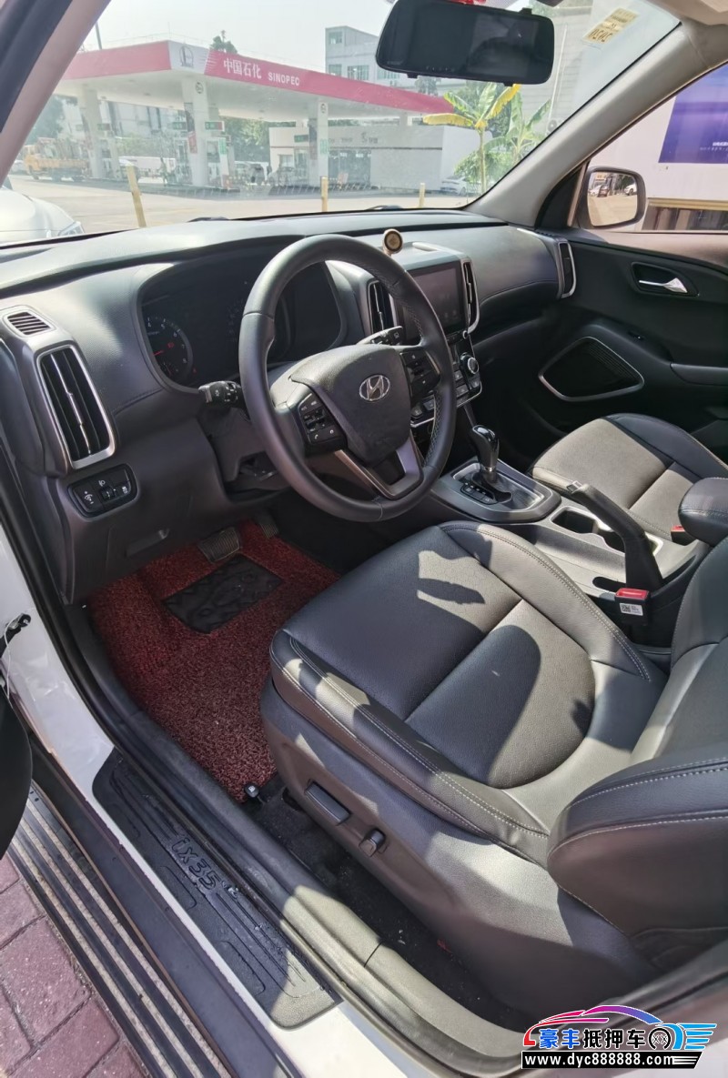 18年现代ix35轿车抵押车出售