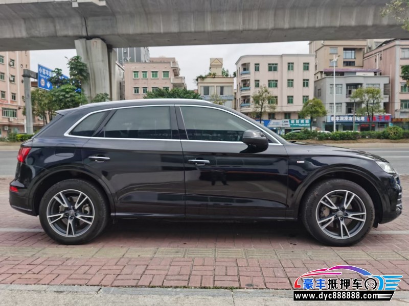 19年奥迪Q5轿车抵押车出售