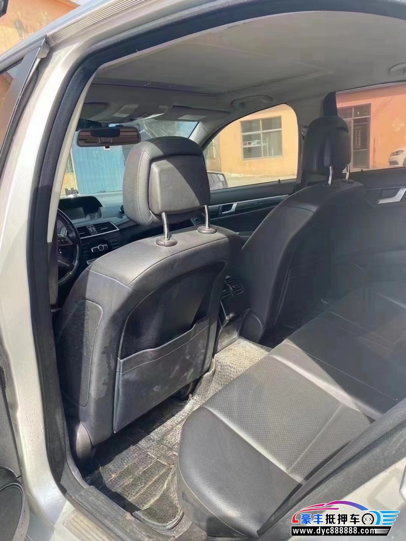 13年奔驰C级轿车抵押车出售