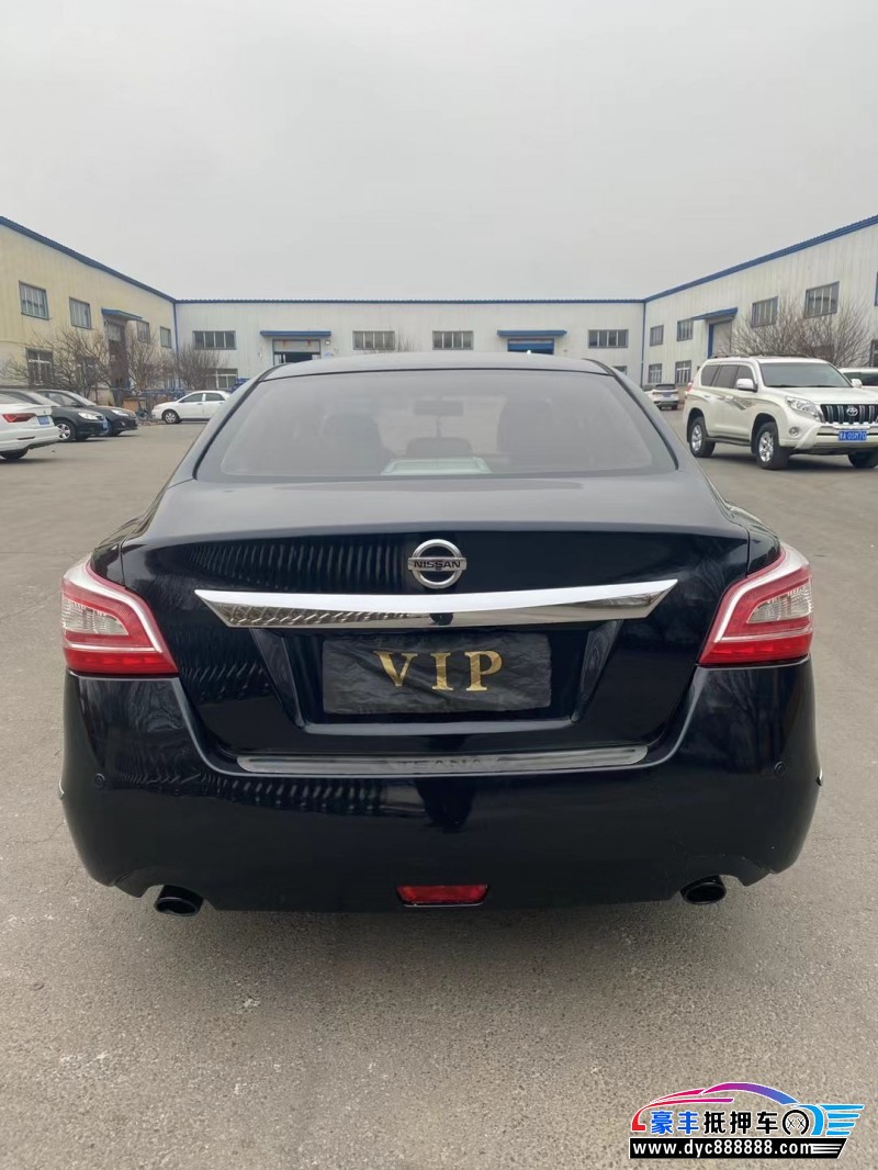 15年日产天籁轿车抵押车出售