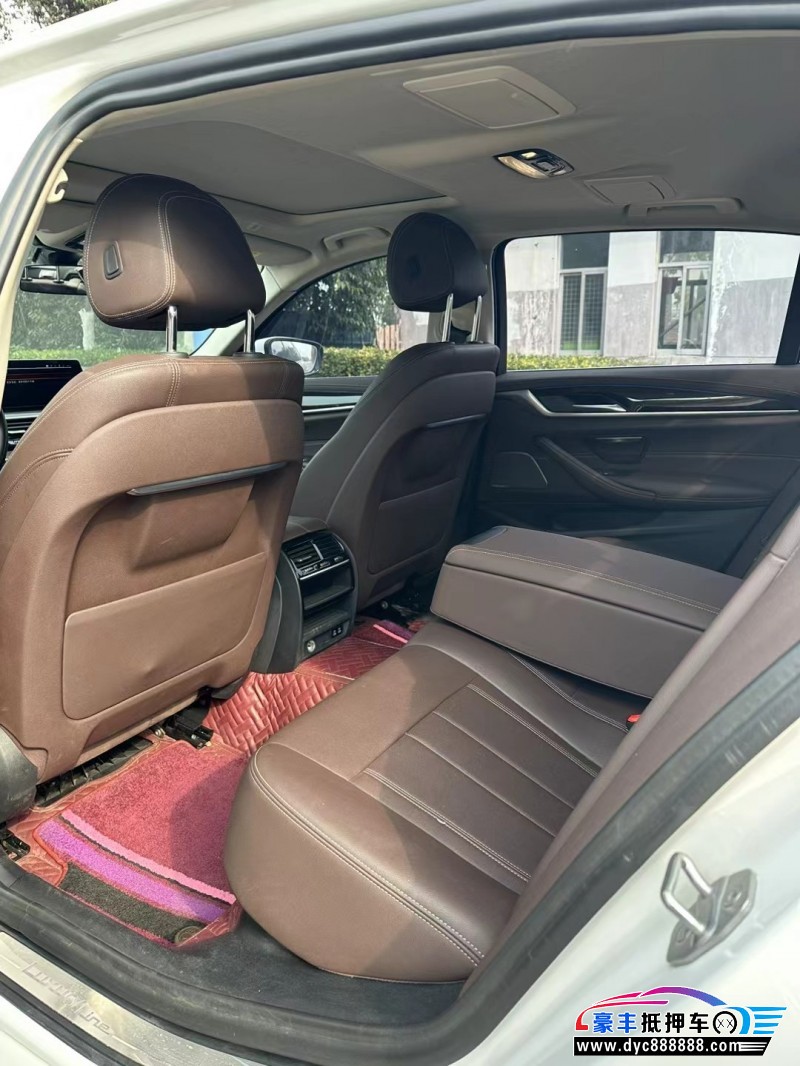 20年宝马5系轿车抵押车出售