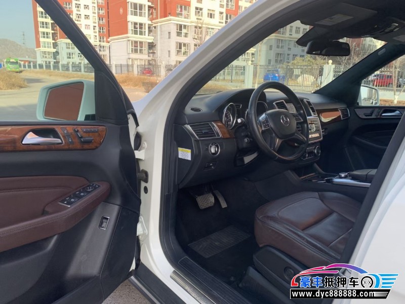 13年奔驰ML轿车抵押车出售