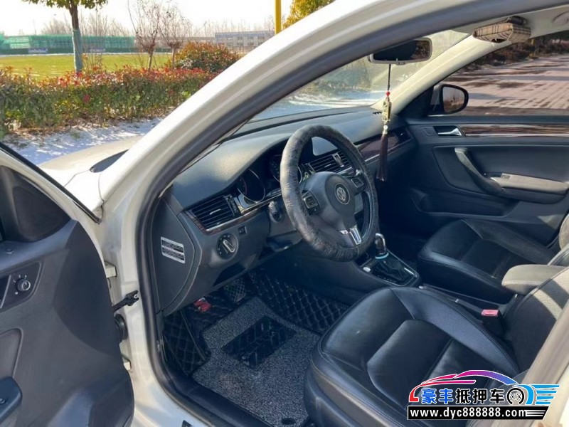 14年大众宝来轿车抵押车出售