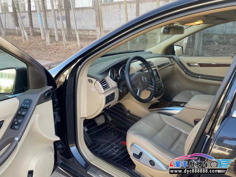 12年奔驰R轿车抵押车出售