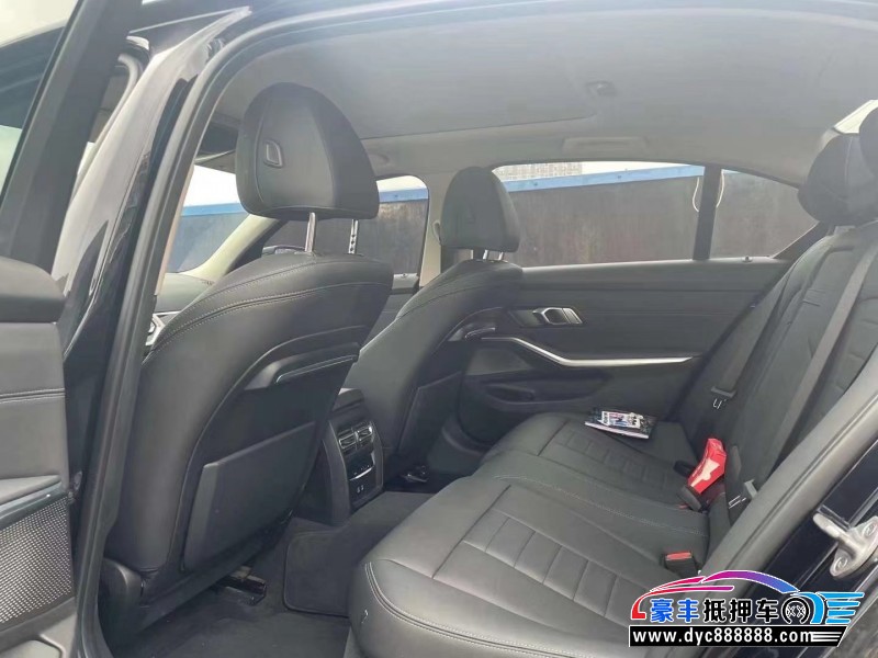 20年宝马3系轿车抵押车出售