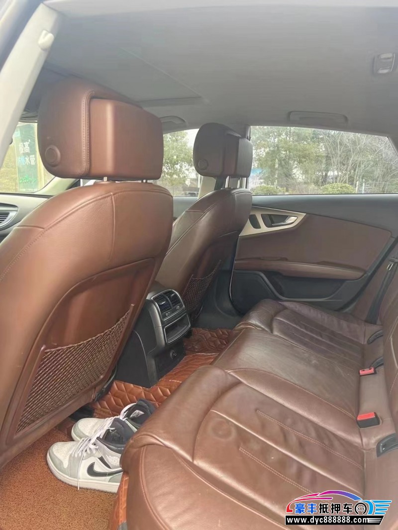 18年奥迪A7轿车抵押车出售