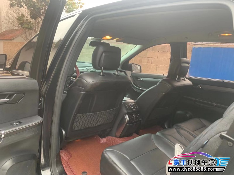 14年奔驰R级轿车抵押车出售