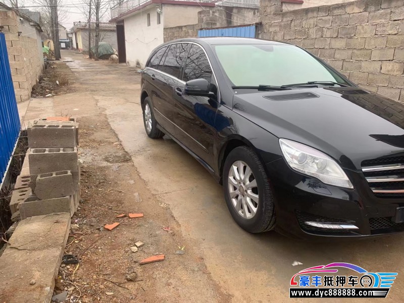 14年奔驰R级轿车抵押车出售