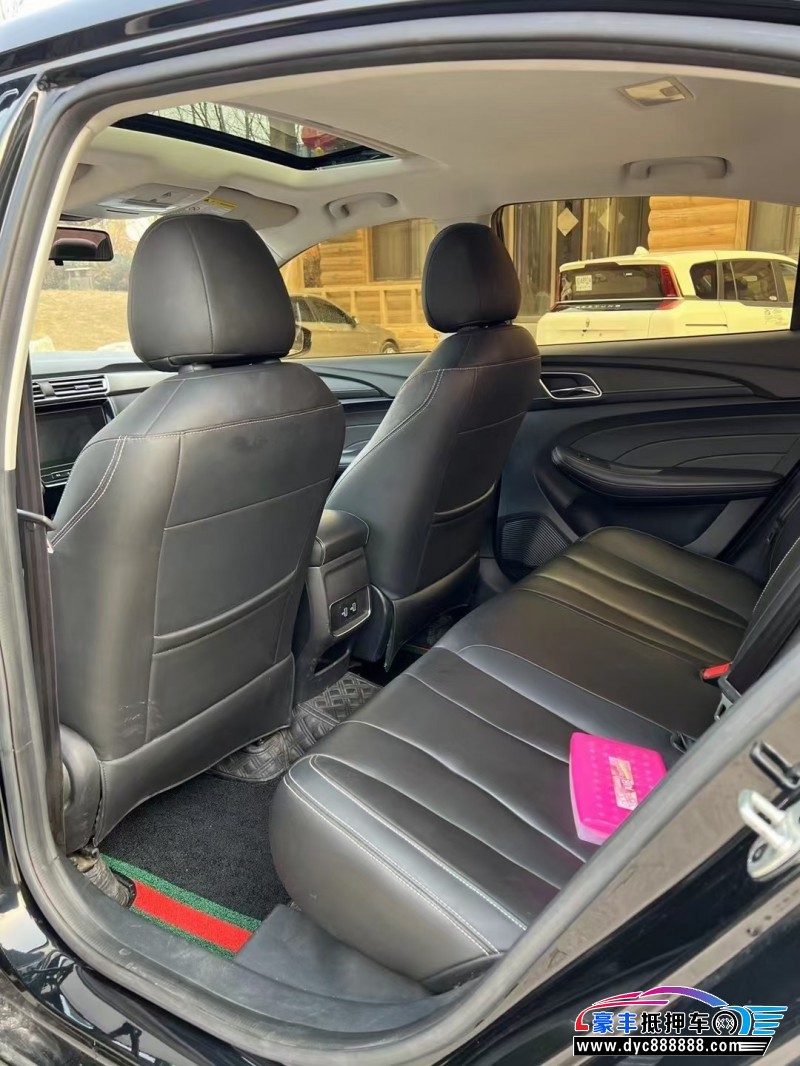 20年荣威i5轿车抵押车出售