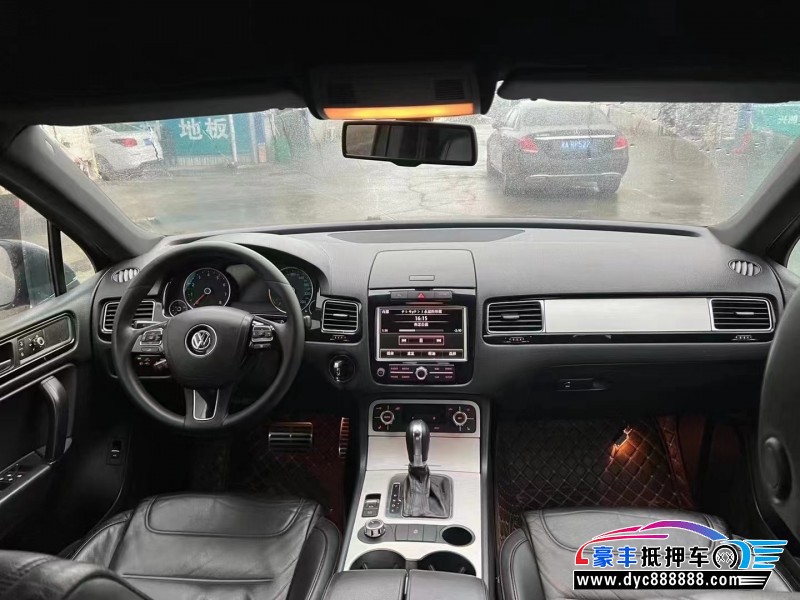 11年大众途锐轿车抵押车出售