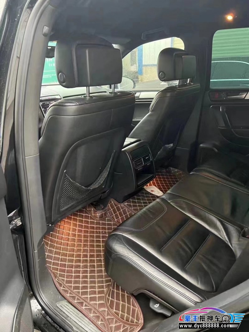 11年大众途锐轿车抵押车出售