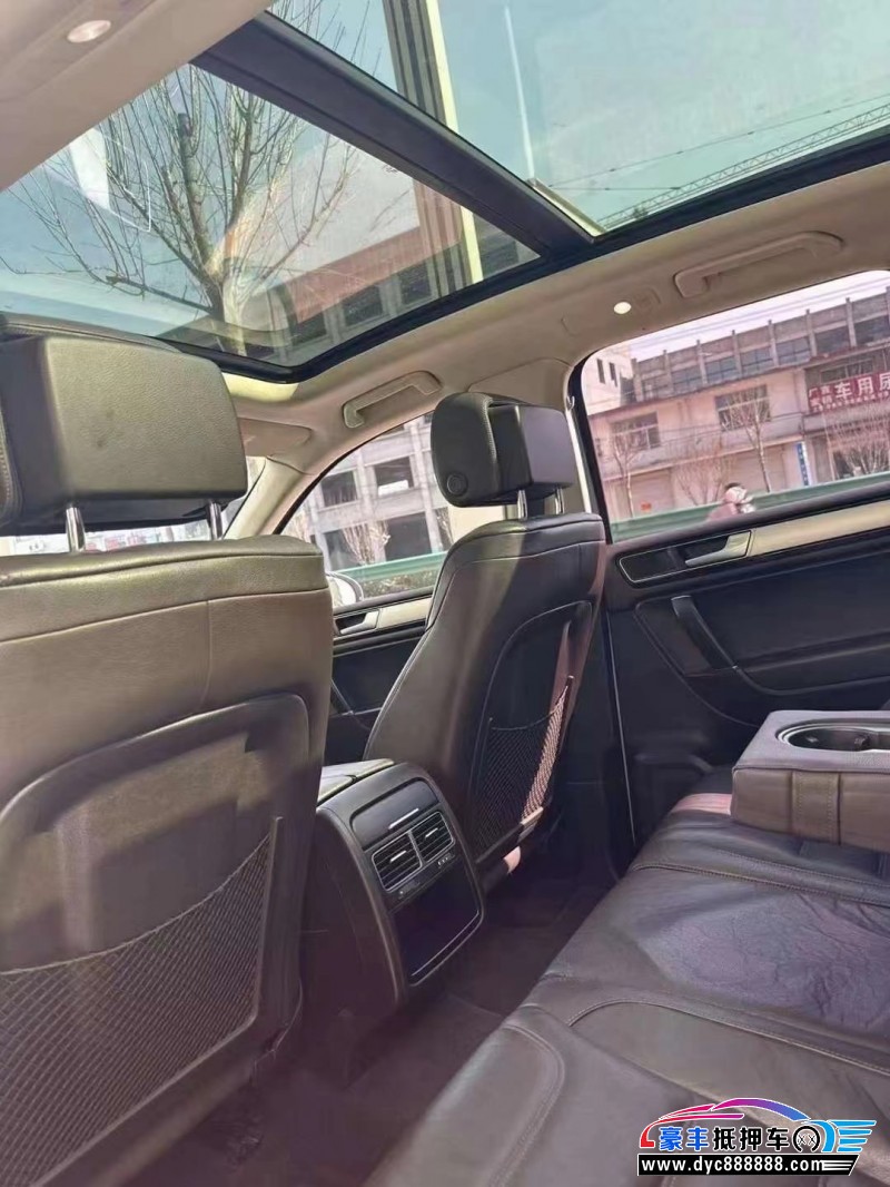 17年大众途锐SUV抵押车出售