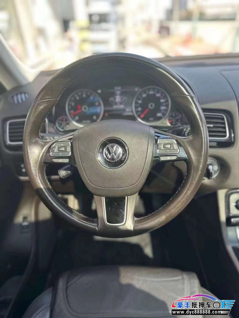 17年大众途锐SUV抵押车出售