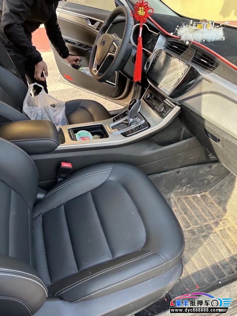 17年吉利帝豪GL轿车抵押车出售