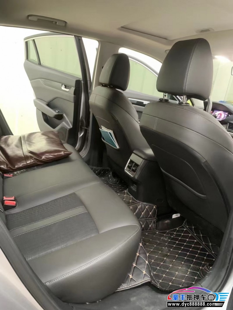 20年东风风神奕炫轿车抵押车出售