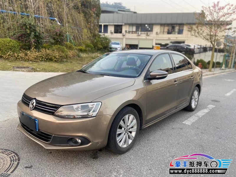 14年大众速腾轿车抵押车出售