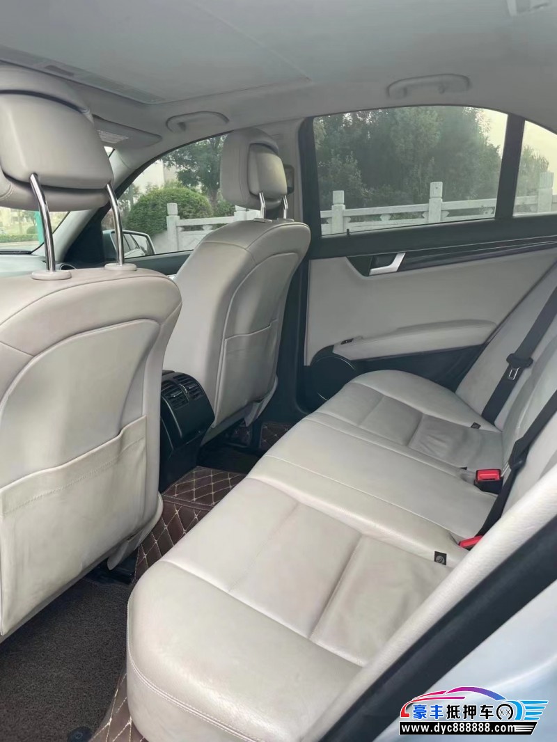 13年奔驰C轿车抵押车出售