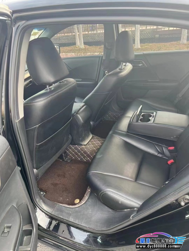 15年本田雅阁轿车抵押车出售