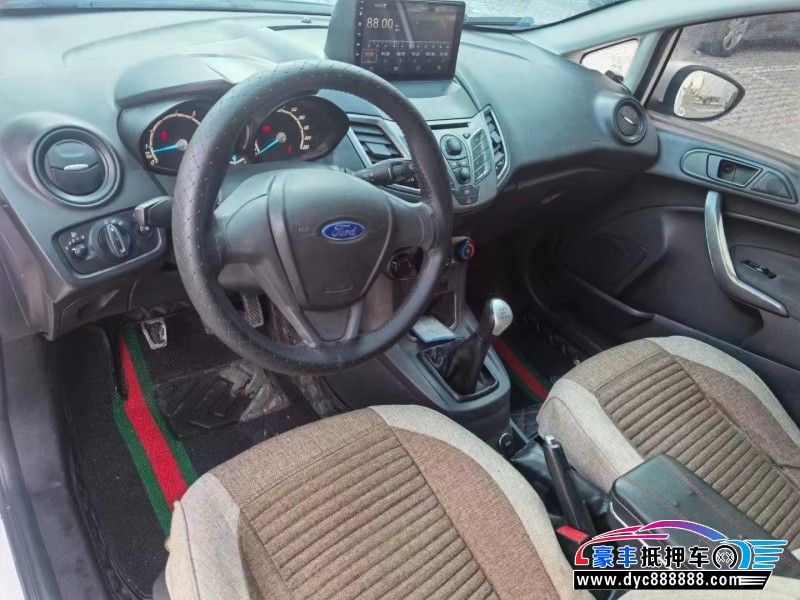 15年福特嘉年华轿车抵押车出售