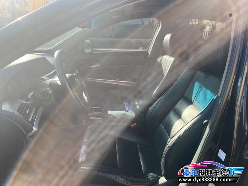 12年本田歌诗图轿车抵押车出售