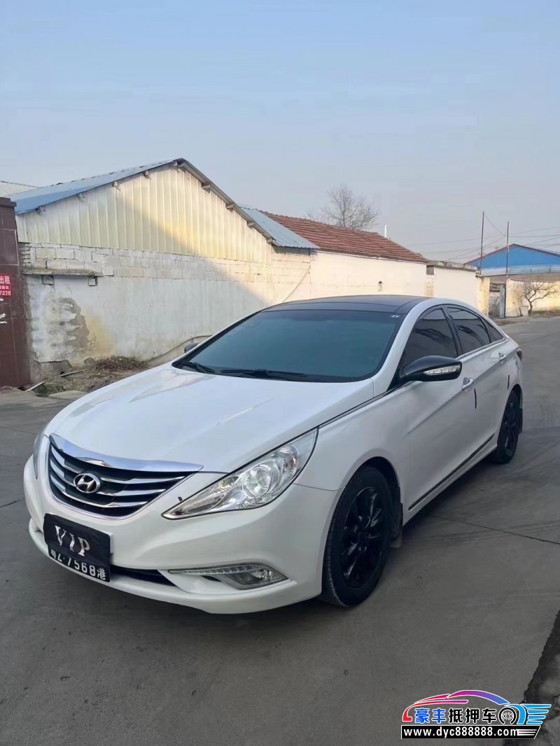 14年现代索纳塔轿车抵押车出售