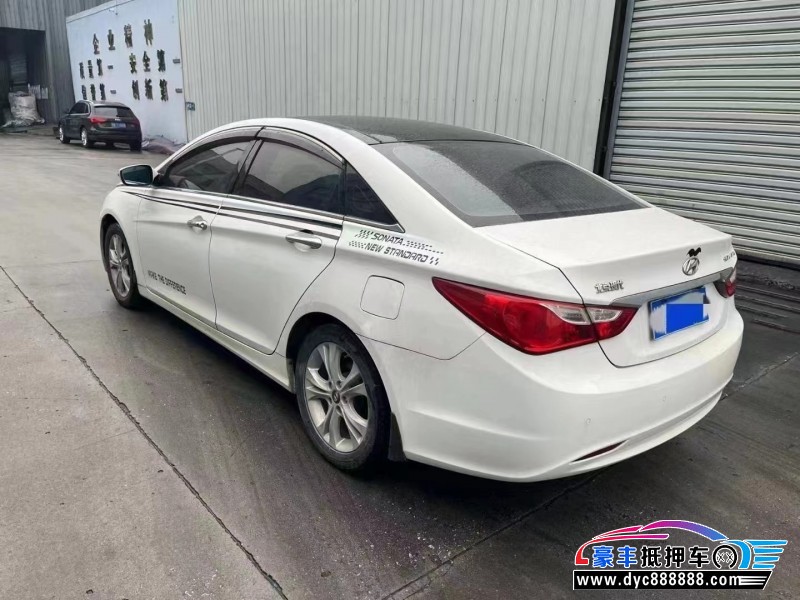 12年现代索纳塔轿车抵押车出售