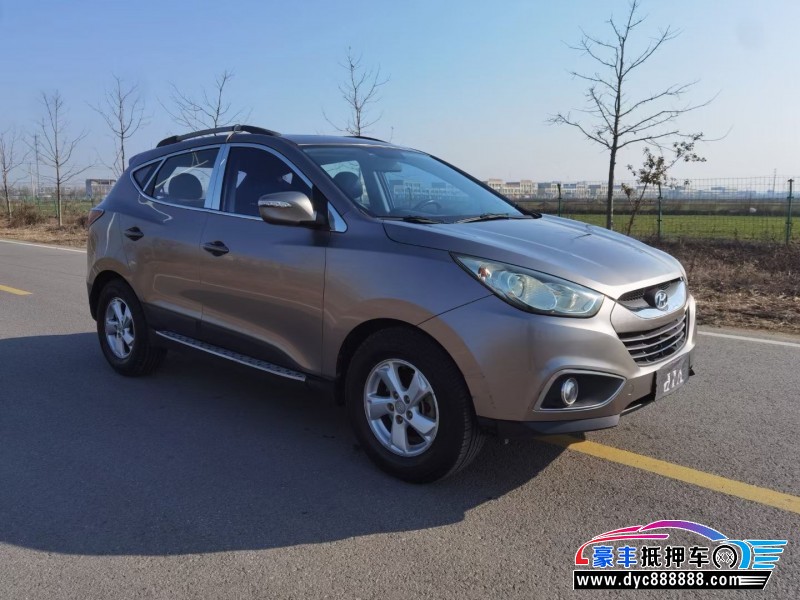 11年现代ix35轿车抵押车出售