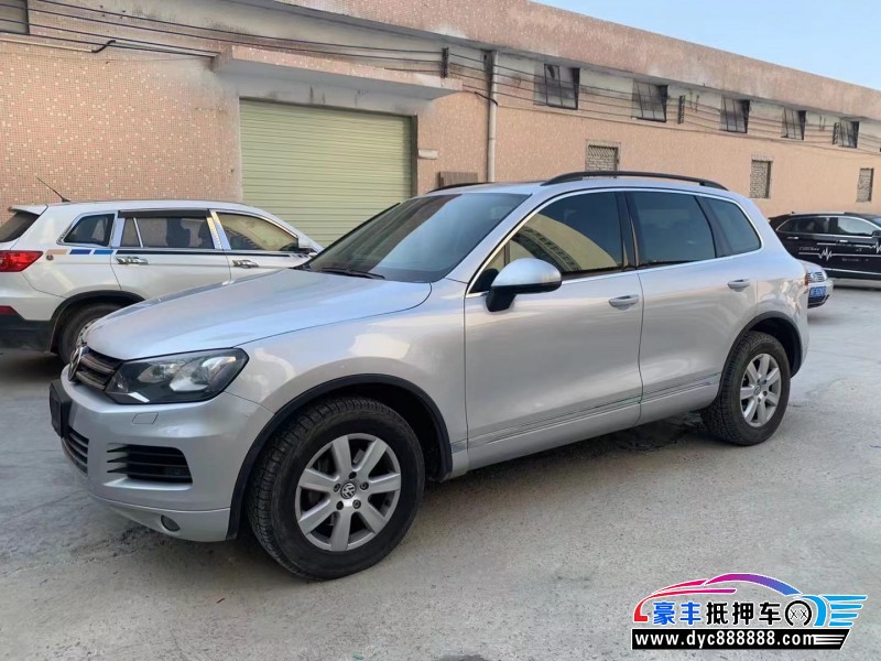 11年大众途锐轿车抵押车出售