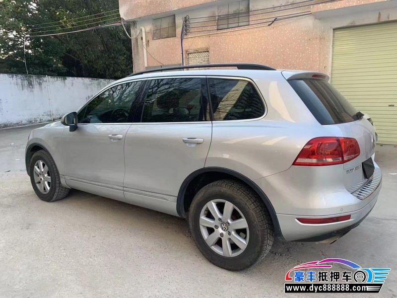 11年大众途锐轿车抵押车出售