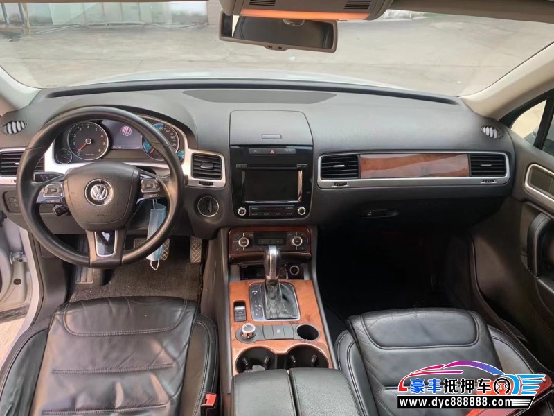 11年大众途锐轿车抵押车出售