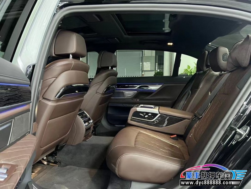 21年宝马7系轿车抵押车出售