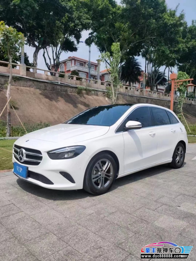 20年奔驰B级轿车抵押车出售