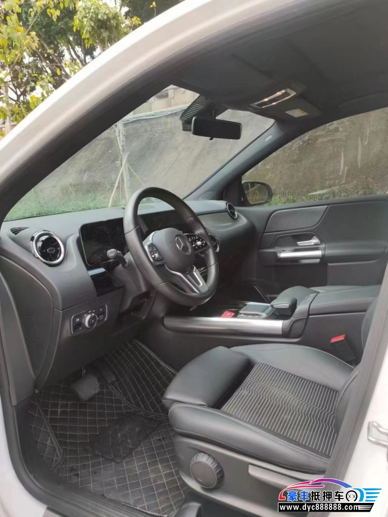 20年奔驰B级轿车抵押车出售