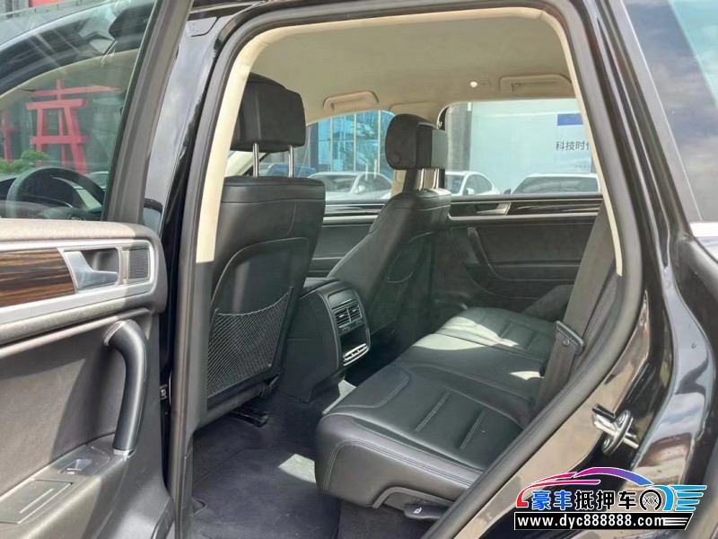 17年大众途锐轿车抵押车出售